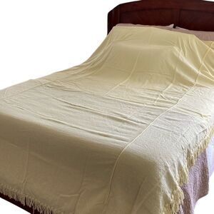 Vintage Twin Bedspread Pom Poms Fringe Trim Yellow Lightweight‎ Feminine
